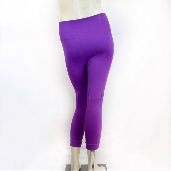 Lululemon Zone In Crop purple leggings size 8 - Picture 6 of 15